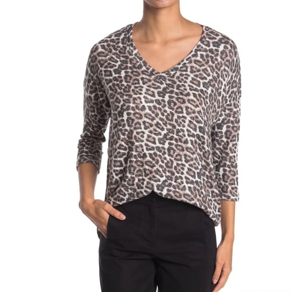 New Philosophy Cozy V-Neck Soft Knit Leopard Print 3/4 Sleeve Top - Picture 1 of 12